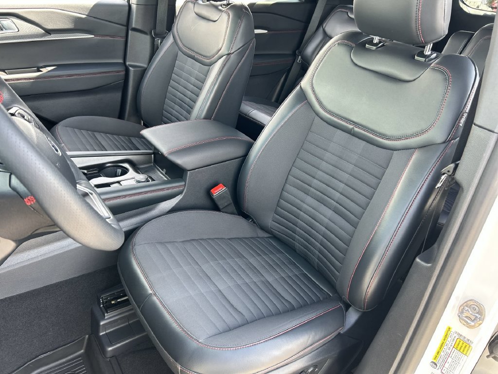 Used 2025 Ford Explorer ST-Line RWD image 19