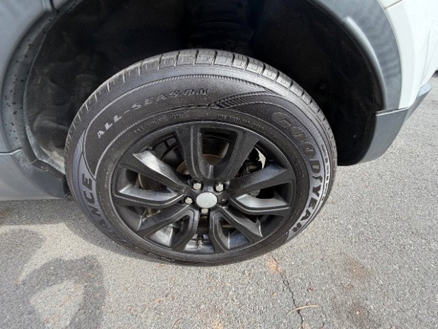 Used 2018 Land Rover Range Rover Evoque SE image 18