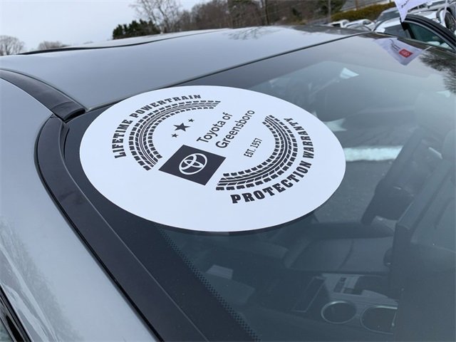 Used 2025 Toyota Sienna XSE image 38