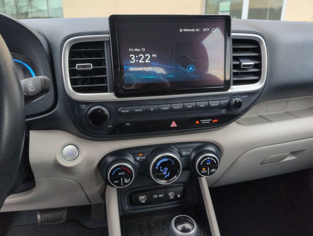 Certified 2023 Hyundai Venue Limited image 19