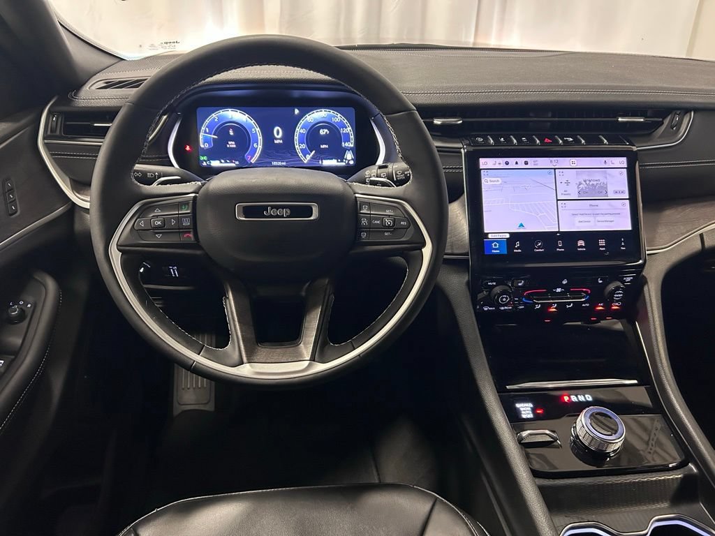 Used 2024 Jeep Grand Cherokee L Limited AWD/4WD image 3