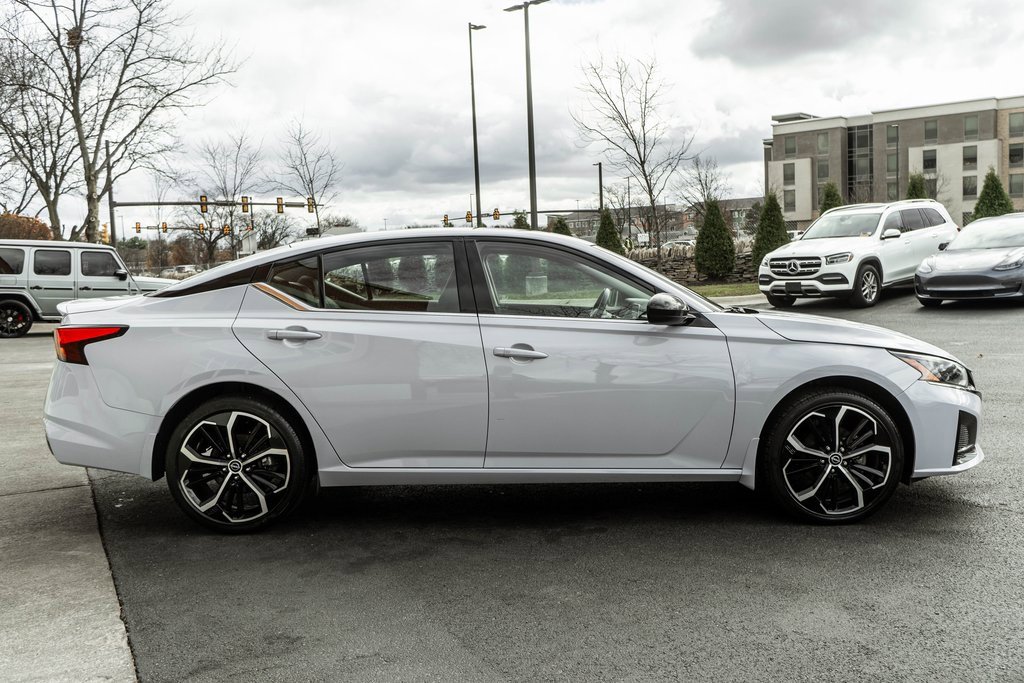 Used 2024 Nissan Altima 2.5 SR image 3