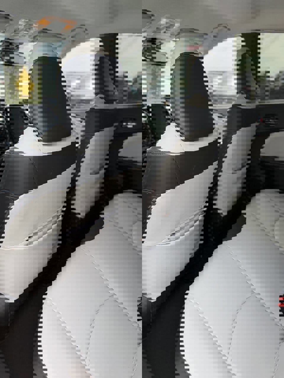 Used 2021 Toyota Prius Limited FWD image 4