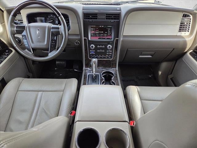 Used 2015 Lincoln Navigator L 4WD image 17