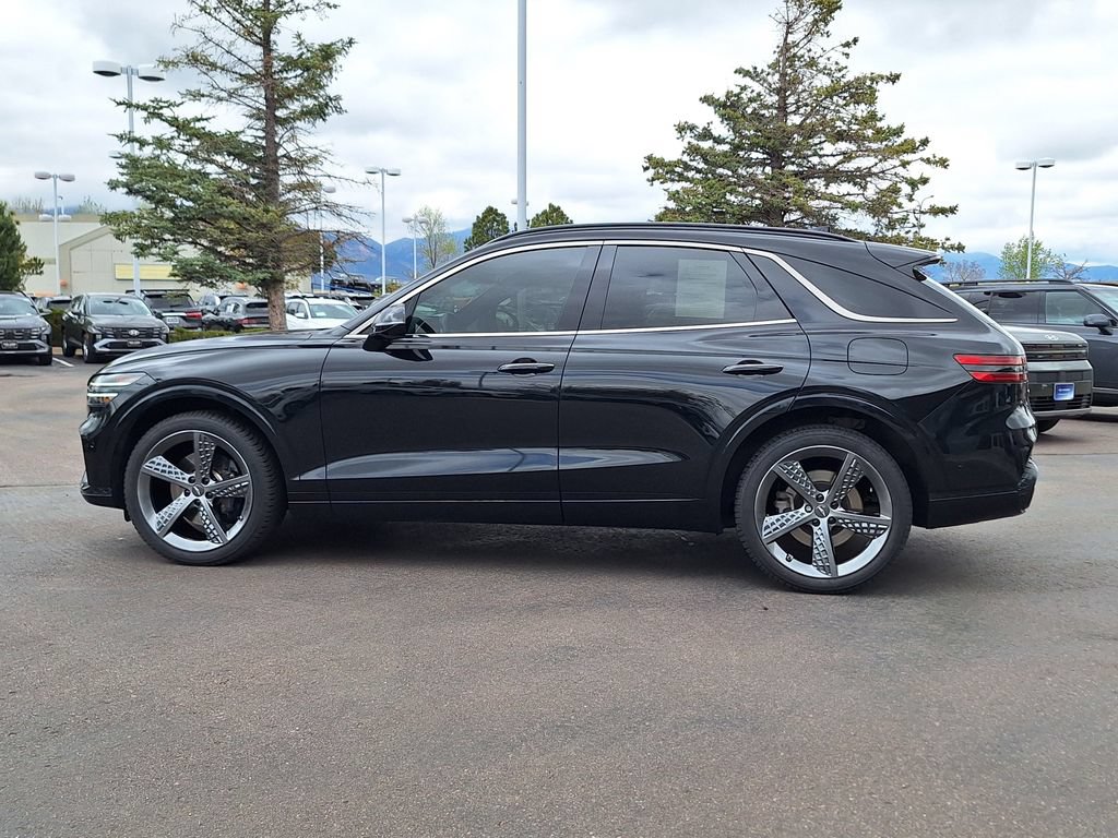 Used 2022 Genesis GV70 3.5T Sport w/ Sport Prestige Package AWD/4WD image 6