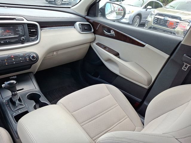 Used 2016 Kia Sorento AWD image 17