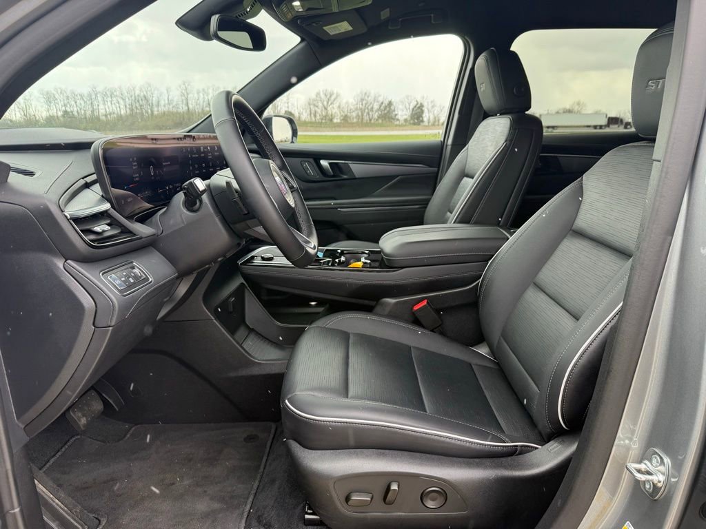 Used 2025 Buick Enclave Sport Touring image 32