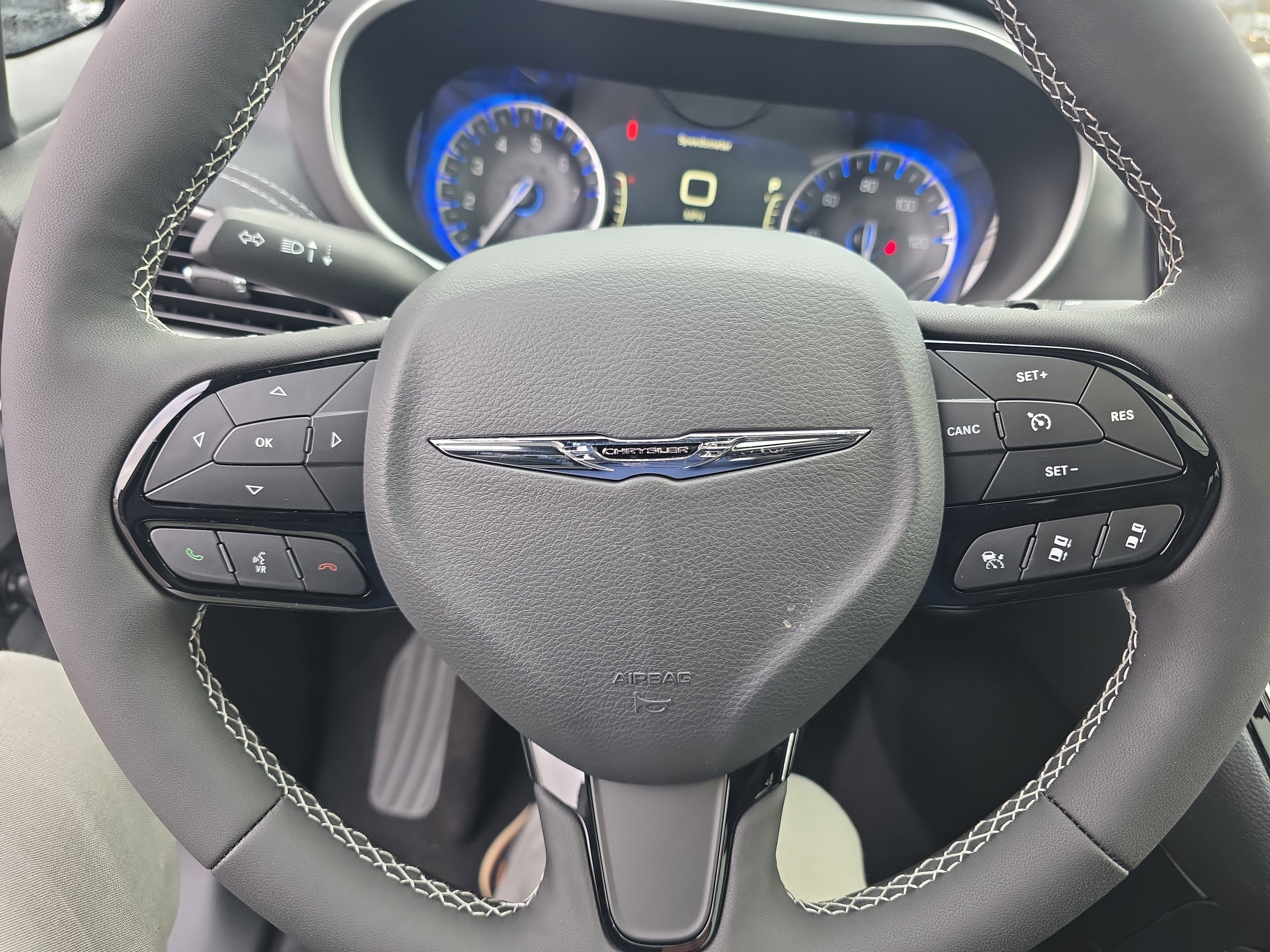 New 2026 Chrysler Pacifica Select image 11