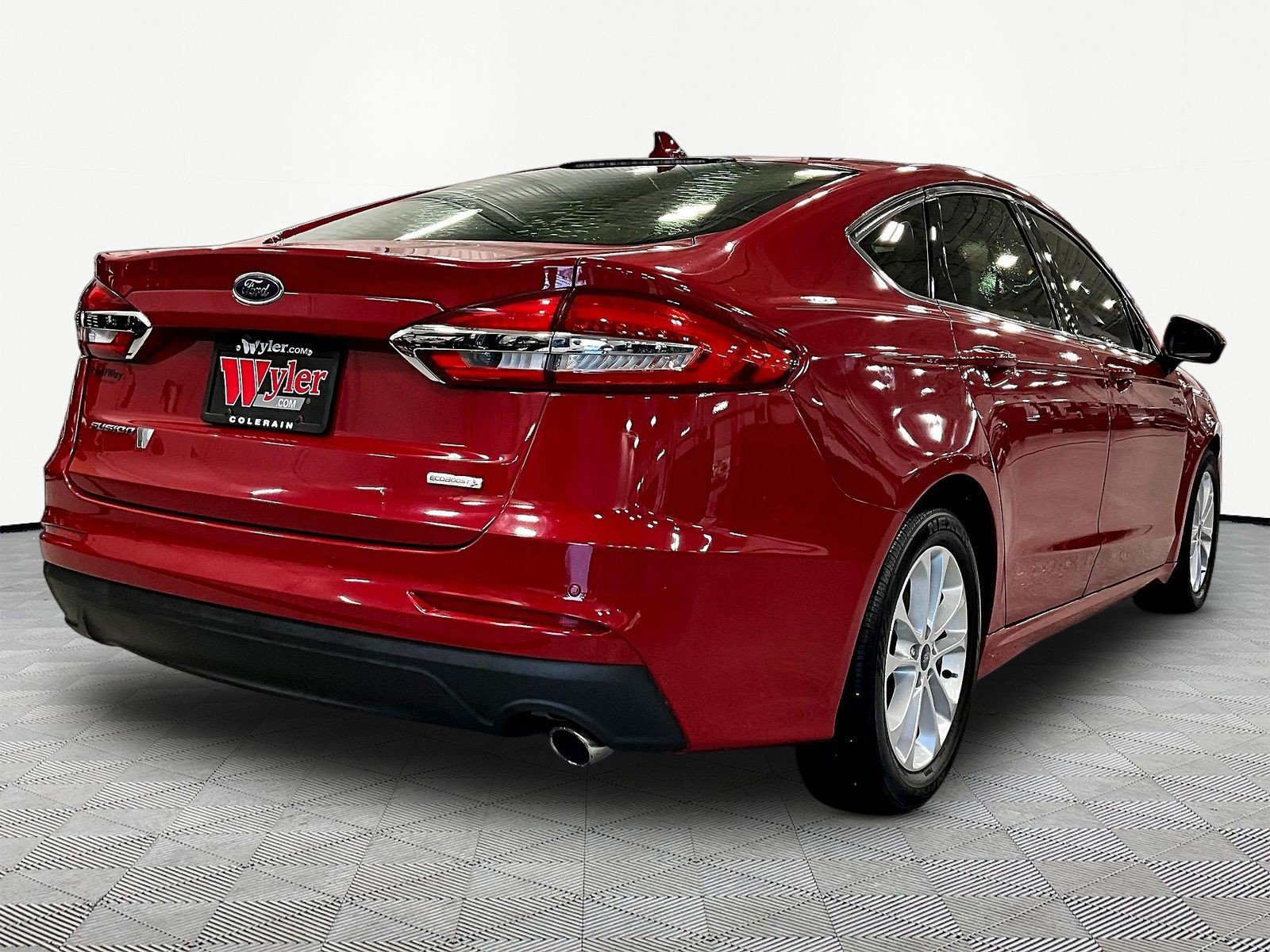 Used 2020 Ford Fusion SE FWD image 5
