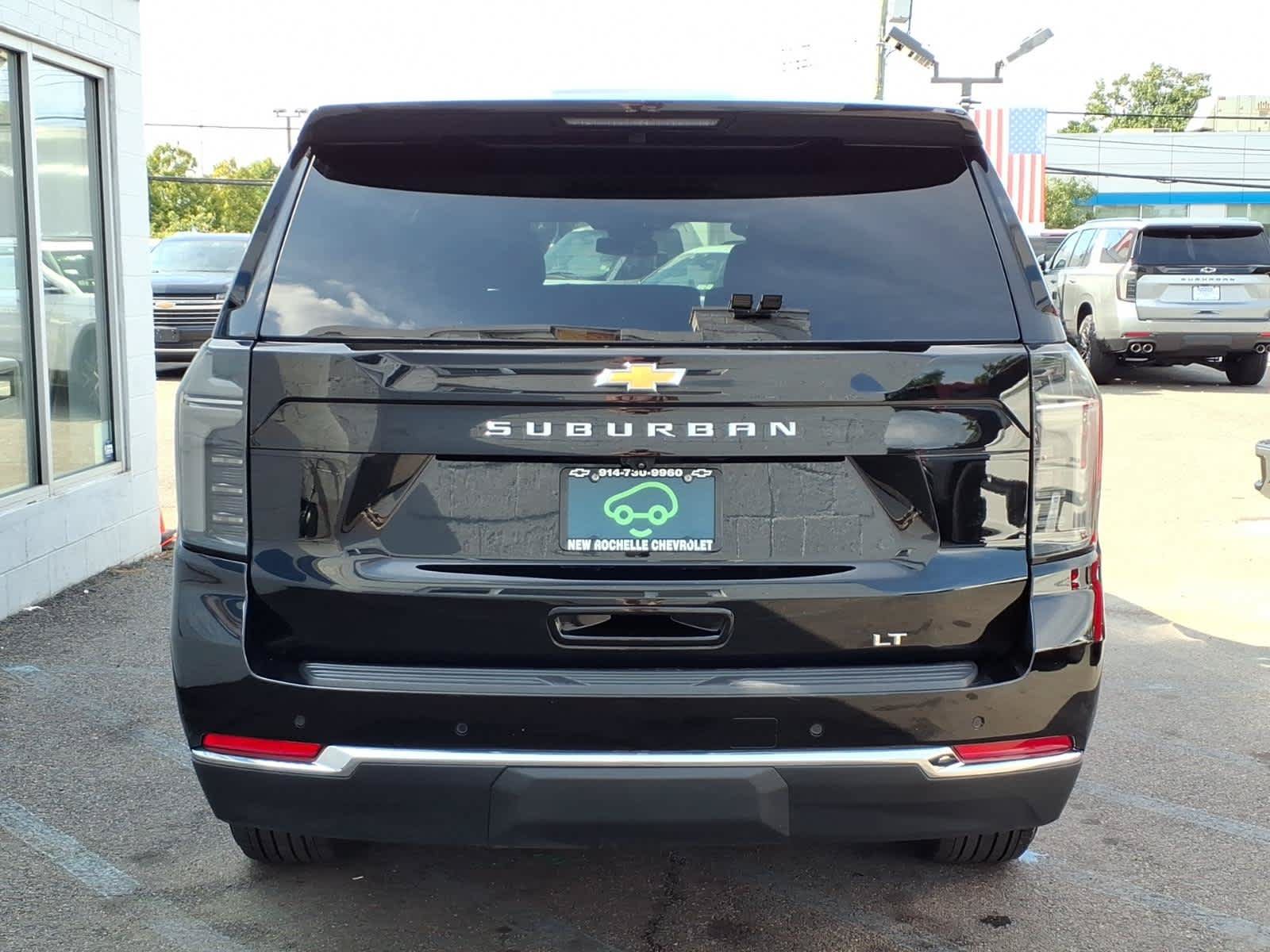 Used 2026 Chevrolet Suburban LT w/ Comfort Package AWD/4WD image 5