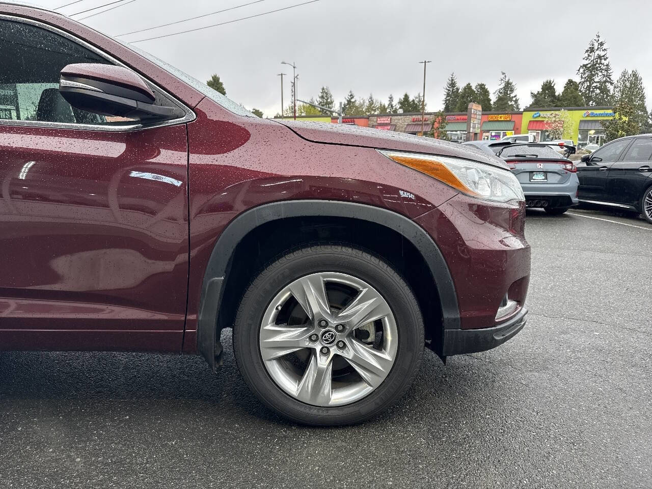 Used 2016 Toyota Highlander Limited w/ Four Season Floor Mat Package AWD/4WD image 11