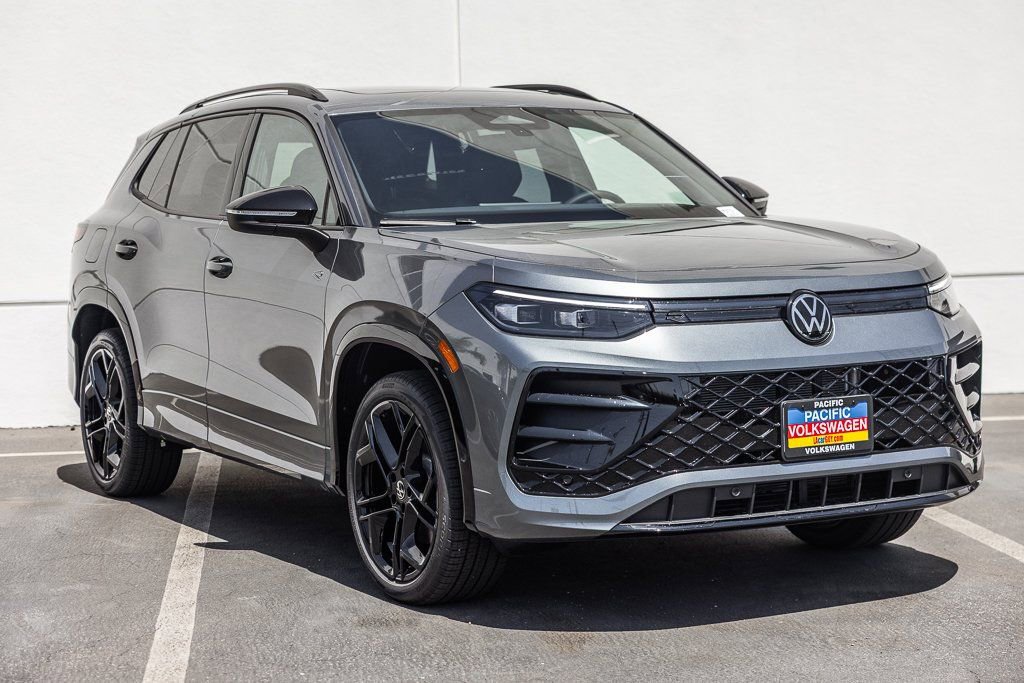 New 2026 Volkswagen Tiguan SE R-Line