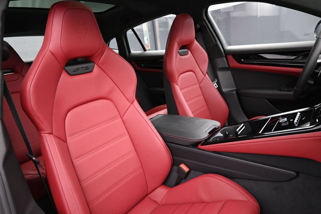 Certified 2026 Porsche Panamera GTS AWD/4WD image 32