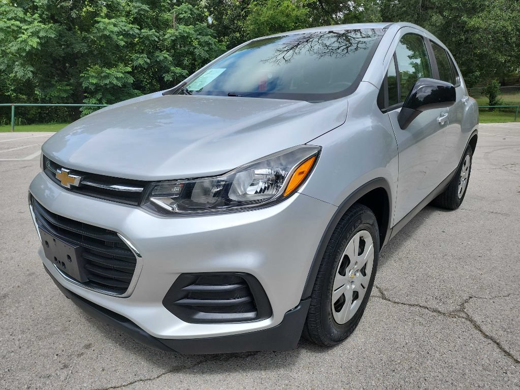 Used 2017 Chevrolet Trax LS FWD image 3