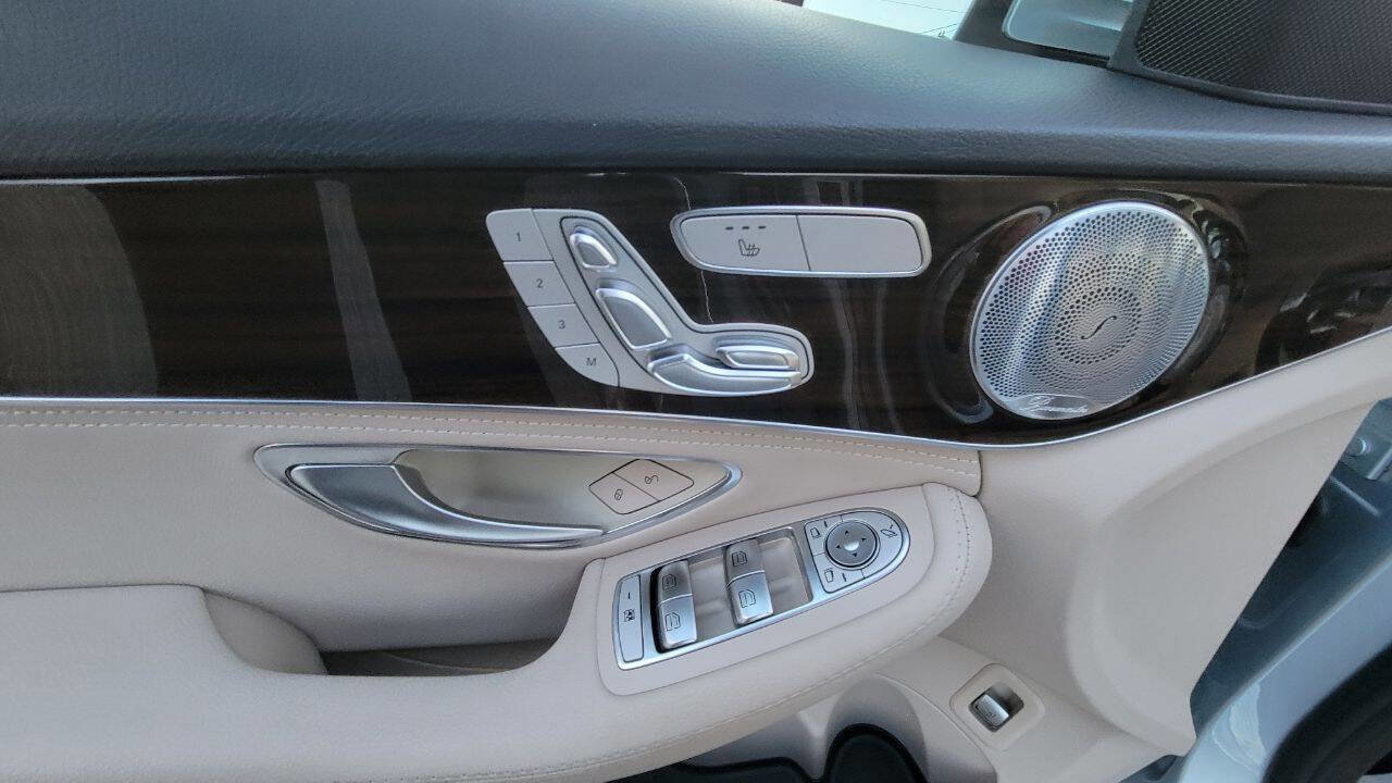 Used 2015 Mercedes-Benz C 300 4MATIC Sedan image 14