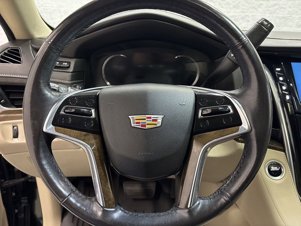 Used 2020 Cadillac Escalade Premium Luxury image 23