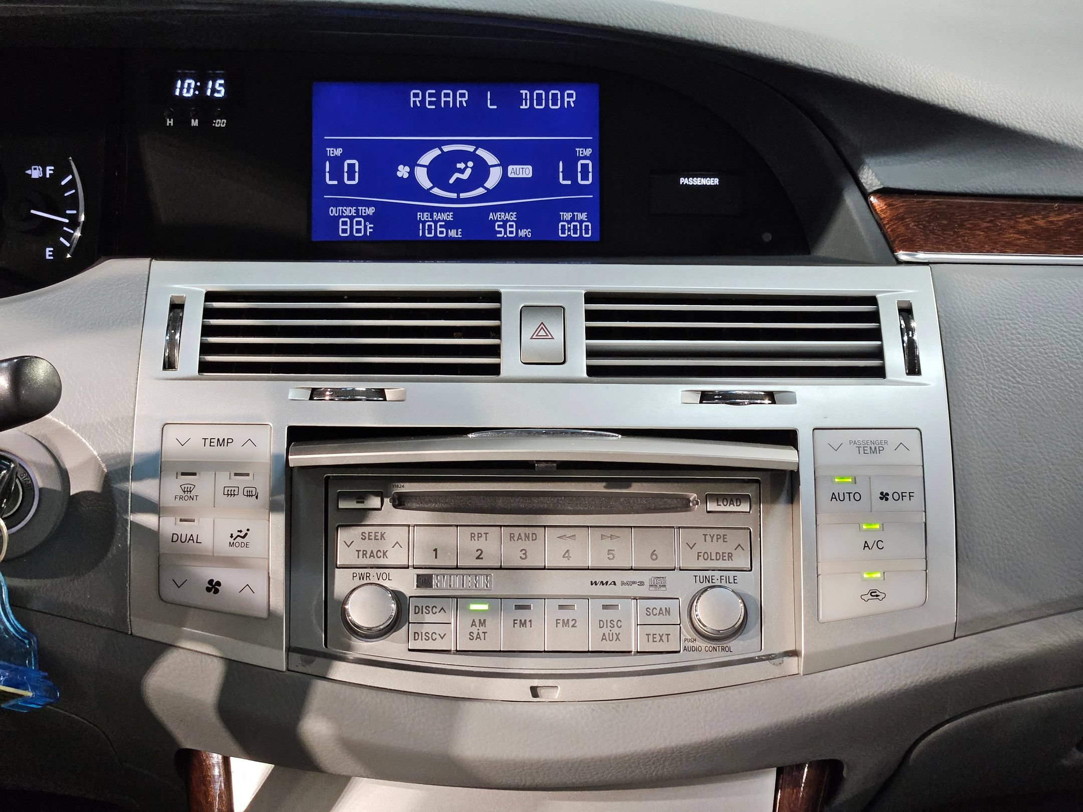 Used 2009 Toyota Avalon XLS FWD image 16