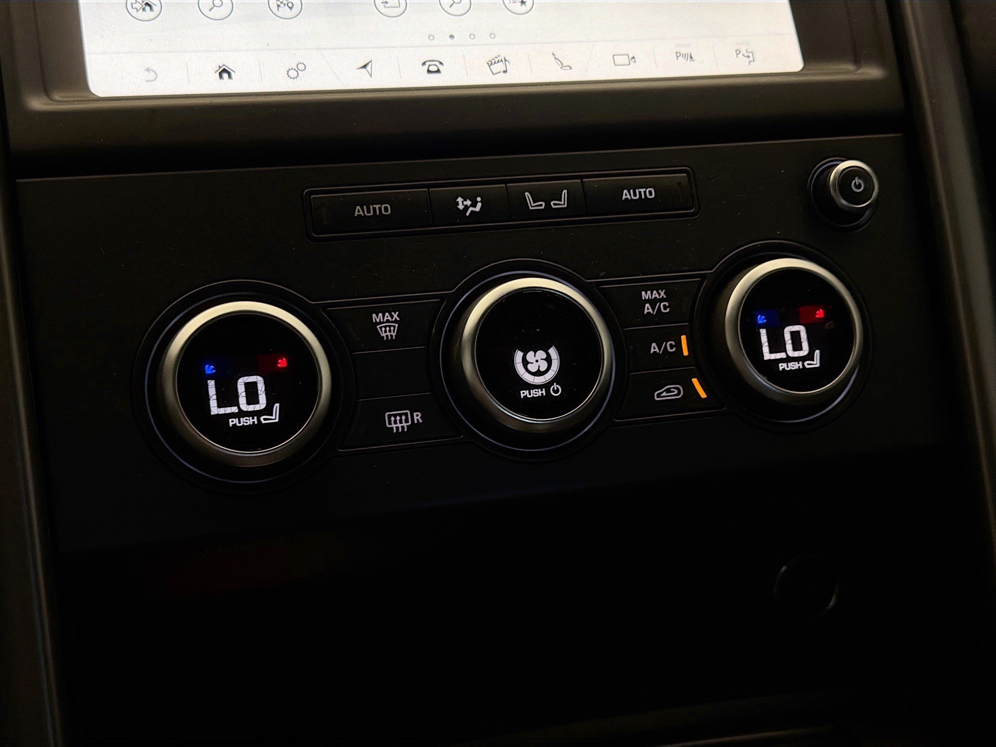 Used 2020 Land Rover Discovery Landmark AWD/4WD image 16