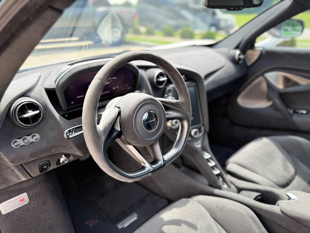 Used 2018 McLaren 720S RWD image 11