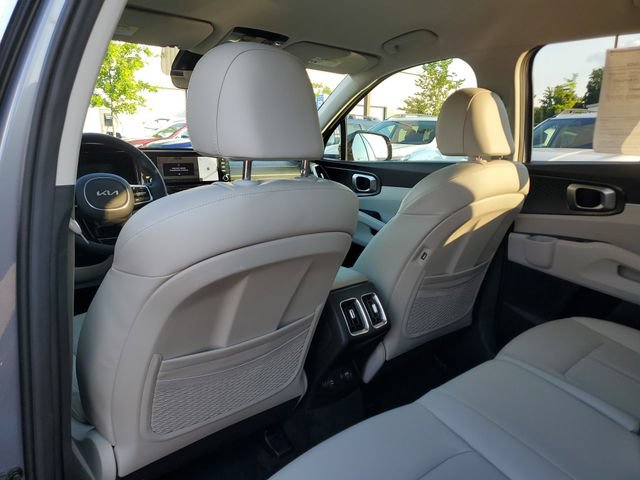 Used 2023 Kia Sorento S FWD image 11