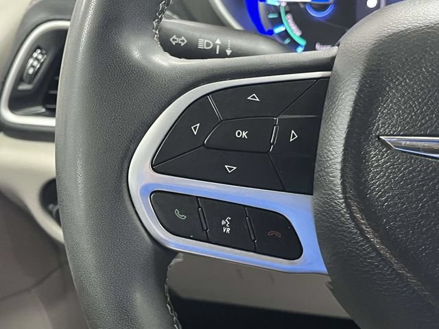 Used 2023 Chrysler Pacifica Touring-L FWD image 30