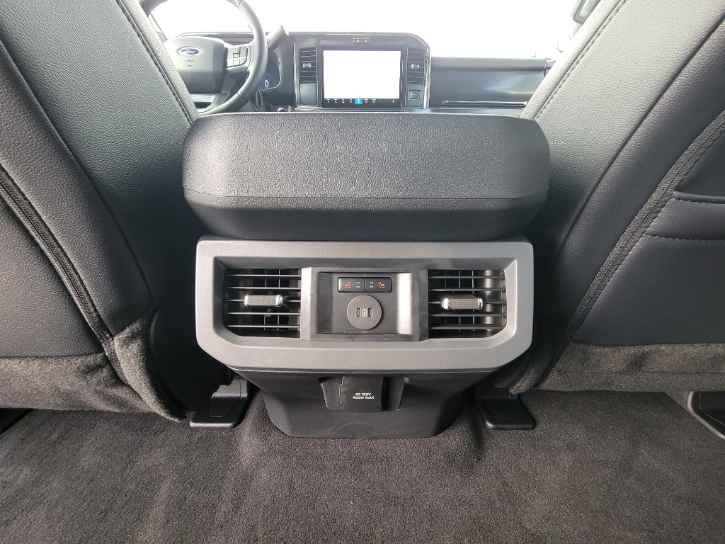 New 2025 Ford F250 Lariat w/ Black Appearance Package image 32
