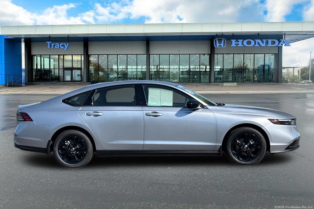 Certified 2025 Honda Accord SE image 4