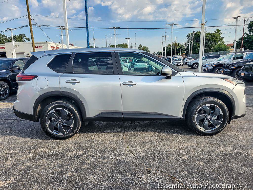 Used 2024 Nissan Rogue SV AWD/4WD image 15