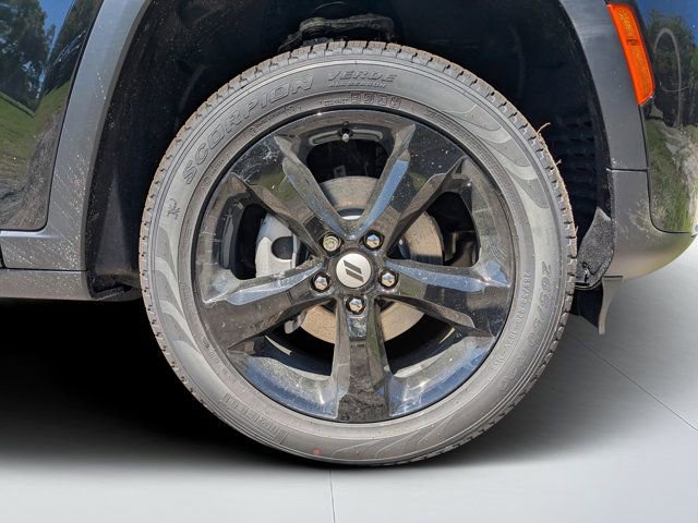 New 2026 Jeep Grand Cherokee Limited w/ Limited Altitude Package RWD image 10