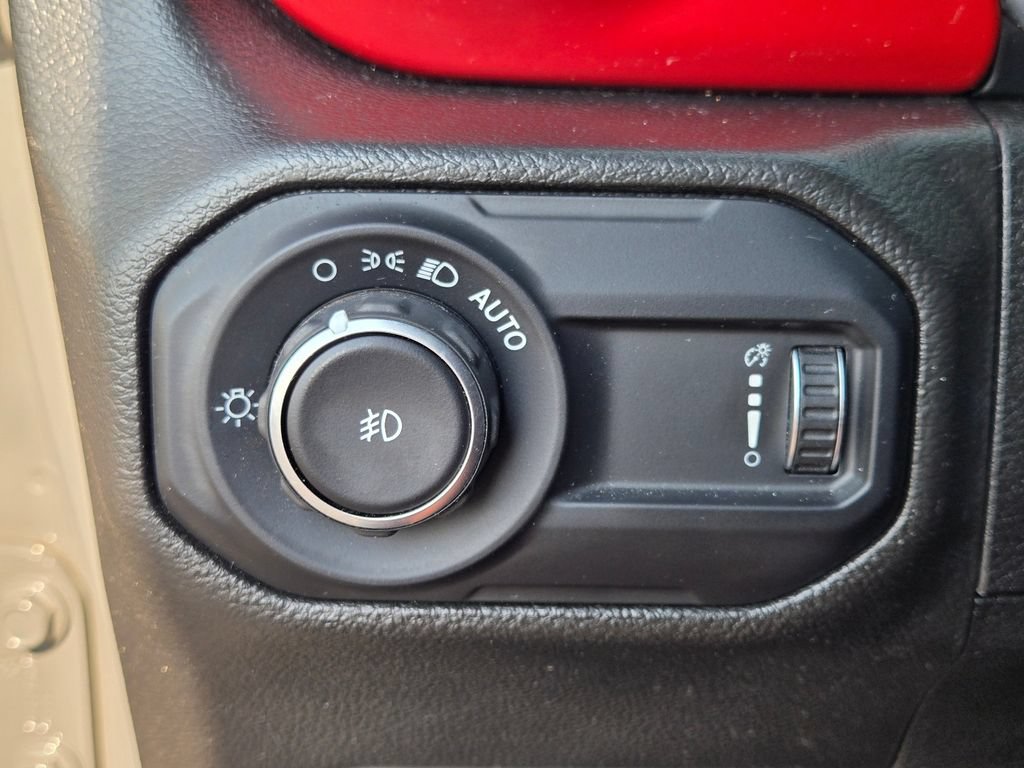 Used 2023 Jeep Wrangler Unlimited Rubicon w/ LED Lighting Group AWD/4WD image 19