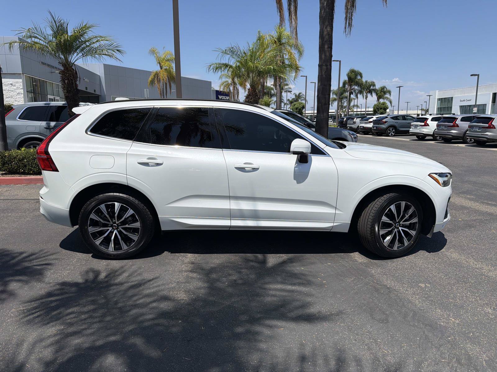 Certified 2023 Volvo XC60 B5 Core w/ Climate Package FWD image 4