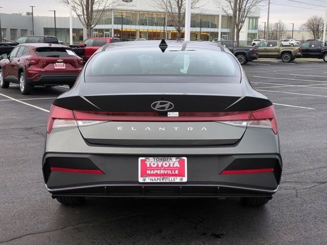 Used 2024 Hyundai Elantra SEL image 6