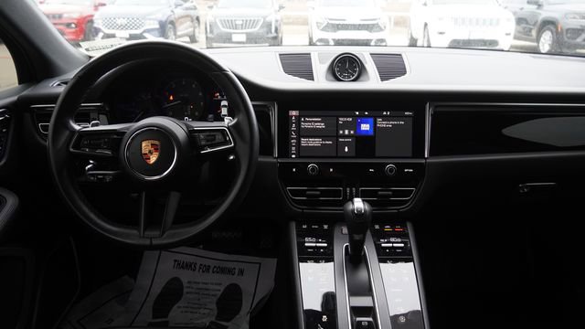 Used 2023 Porsche Macan image 15