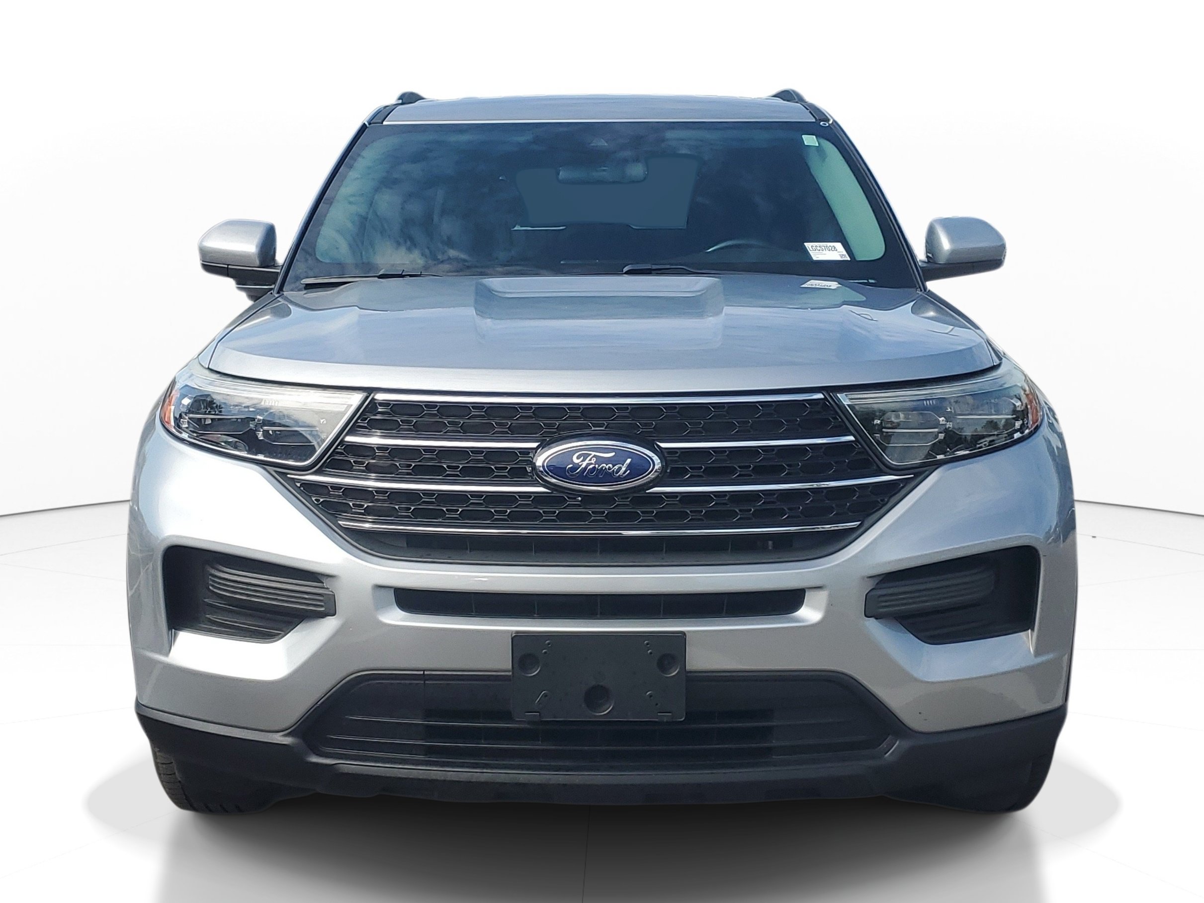 Used 2020 Ford Explorer XLT RWD image 3