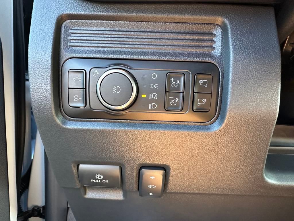 New 2025 Ford F350 Lariat w/ Lariat Ultimate Package image 17