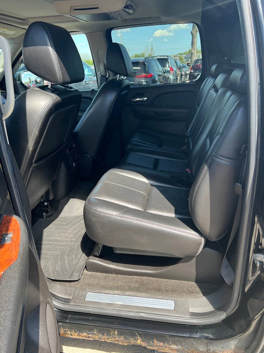 Used 2007 Chevrolet Avalanche LTZ w/ LTZ Preferred Equipment Group AWD/4WD image 19