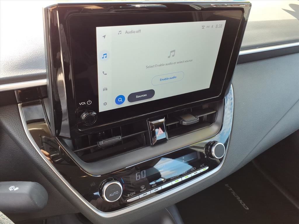 Used 2025 Toyota Corolla LE image 31
