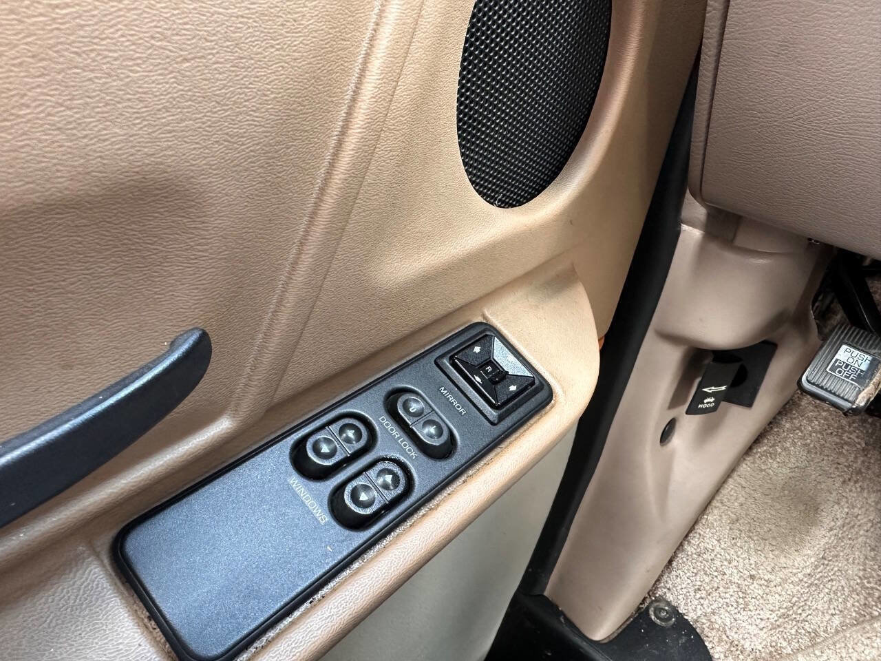 Used 1994 Ford E-150 and Econoline 150 RWD image 16
