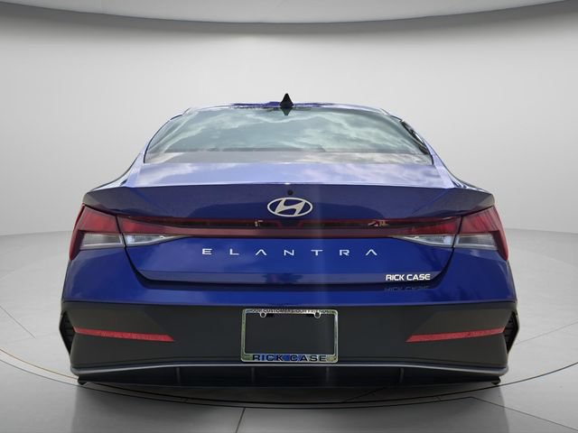 Used 2026 Hyundai Elantra SE FWD image 6