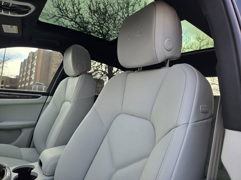 New 2026 Porsche Macan GTS image 21