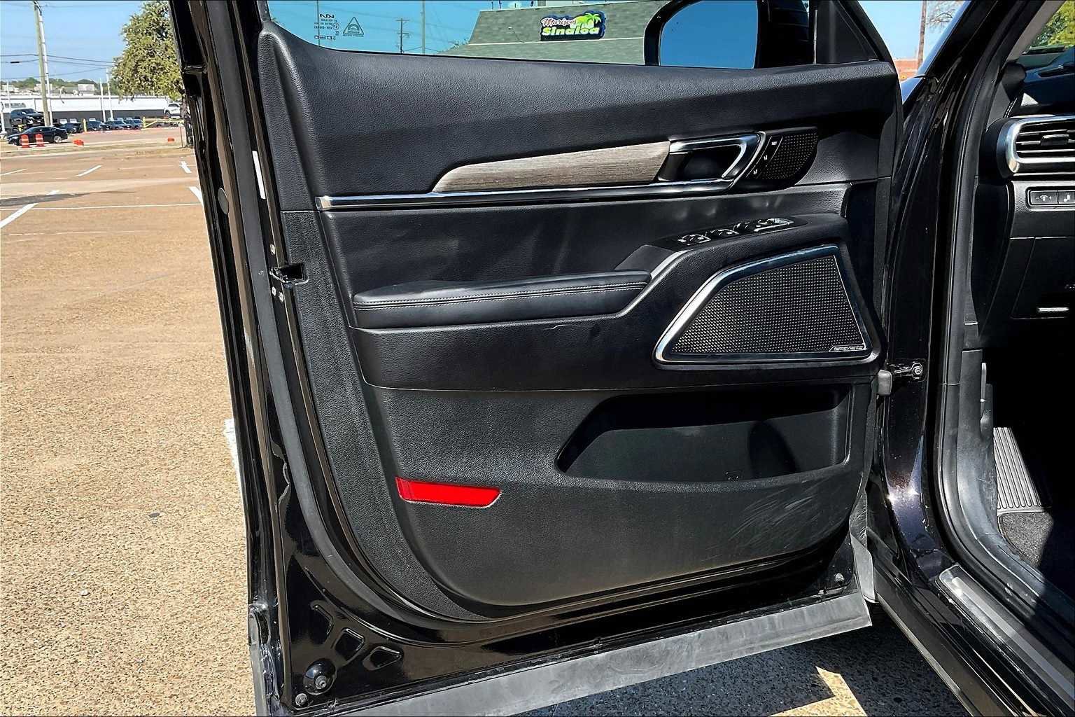 Certified 2022 Kia Telluride SX w/ SX Prestige Package image 27