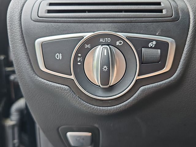 Used 2022 Mercedes-Benz GLC 300 image 31