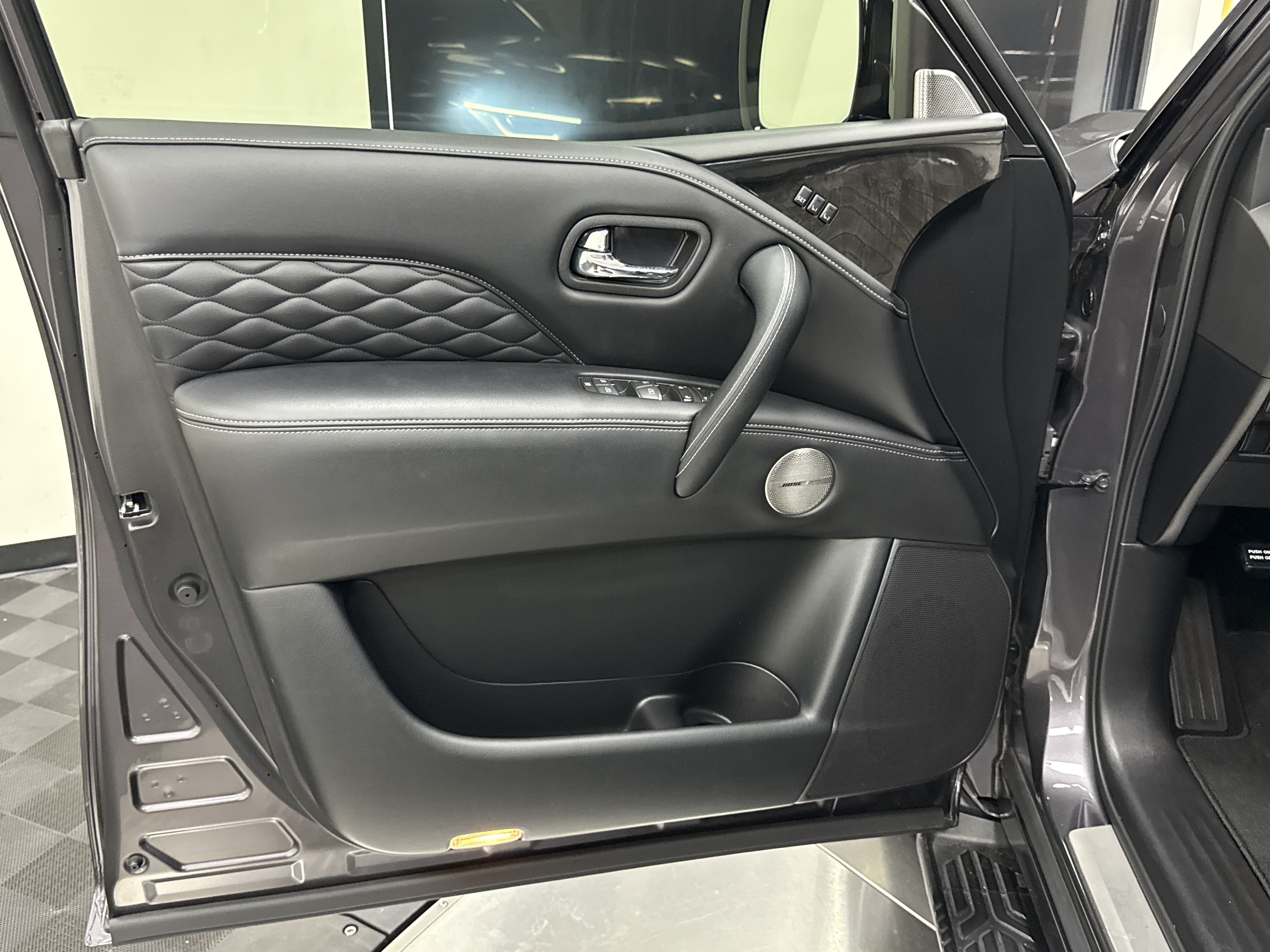 Certified 2024 INFINITI QX80 Sensory AWD/4WD image 9