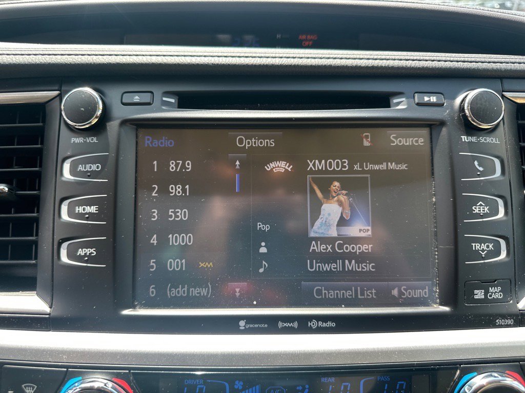 Used 2019 Toyota Highlander XLE image 13