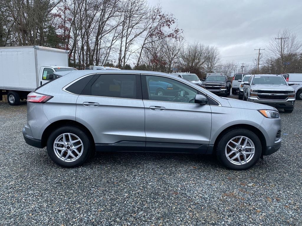 Used 2023 Ford Edge SEL image 4