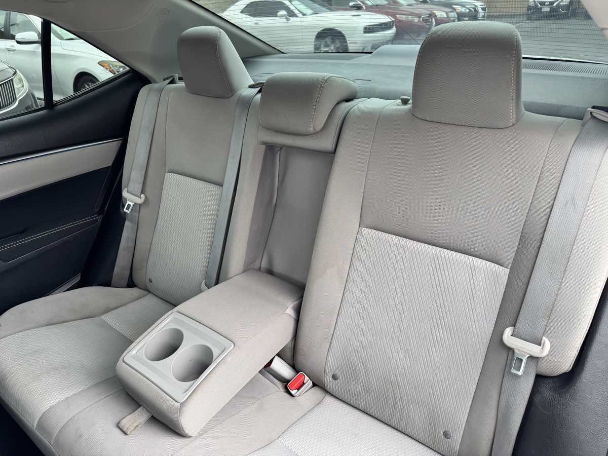 Used 2016 Toyota Corolla LE FWD image 28
