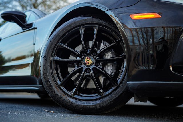 Used 2018 Porsche Panamera 4 image 18