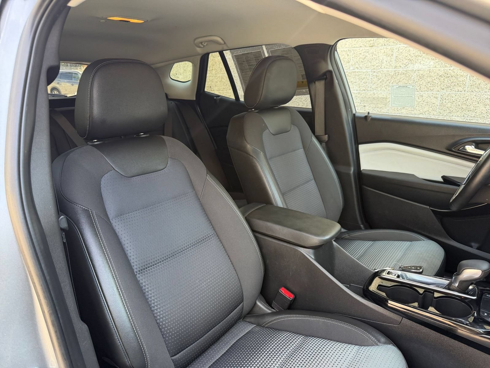 Used 2025 Chevrolet Trax LT w/ LT Convenience Package FWD image 34