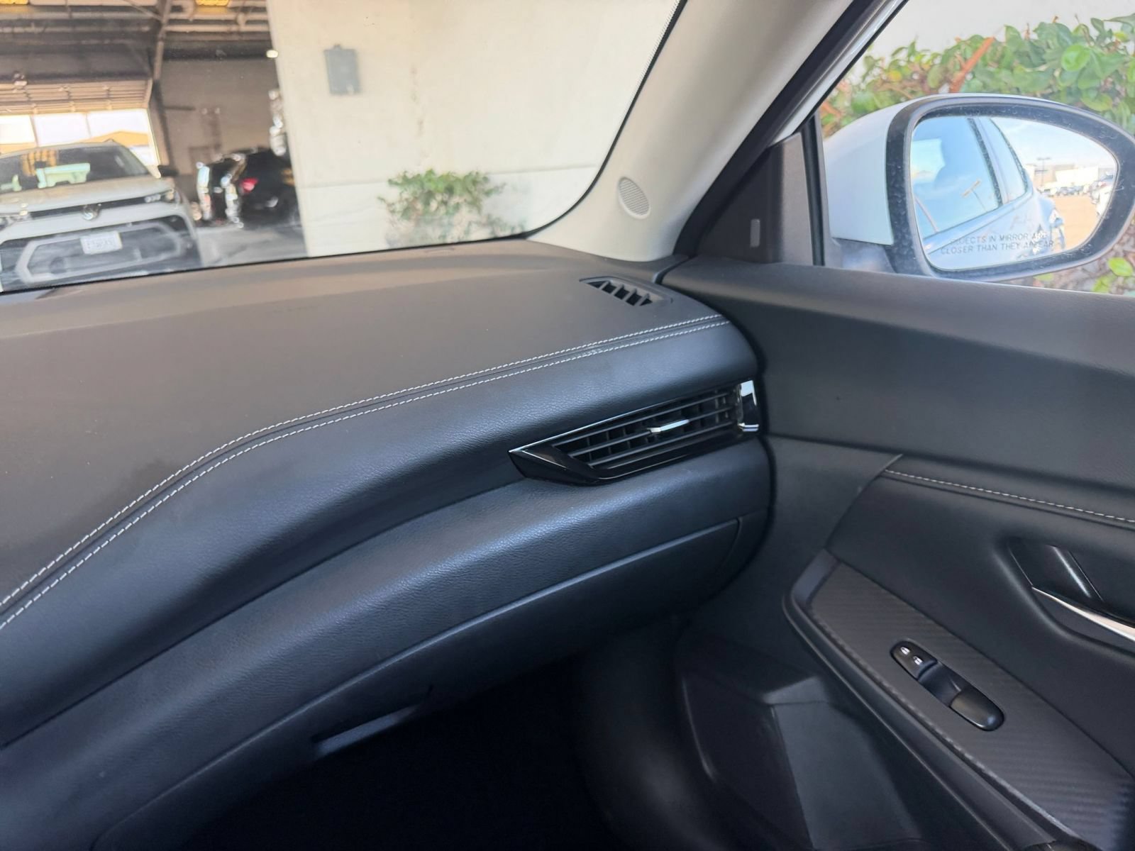 Used 2025 Nissan Sentra SV FWD image 35