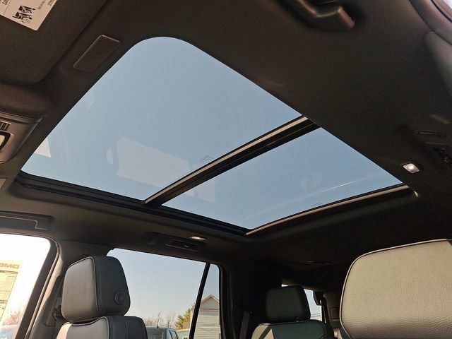New 2026 GMC Yukon Denali w/ Sun & Power Step Package image 17